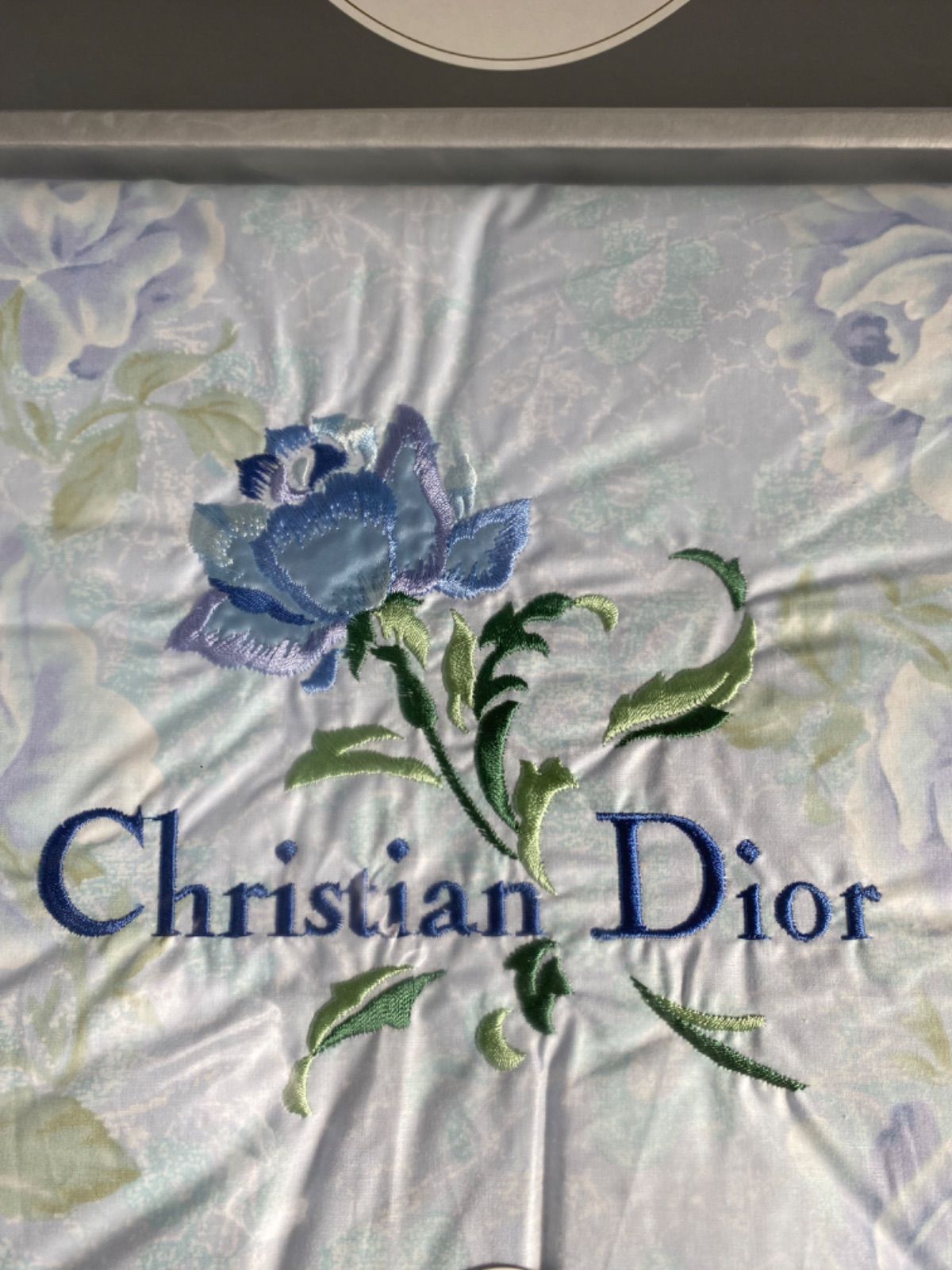 christian Dior 羽毛掛け布団 地域限定送料無料‼︎【Christian Dior】羽毛掛けふとん 150㎝×200