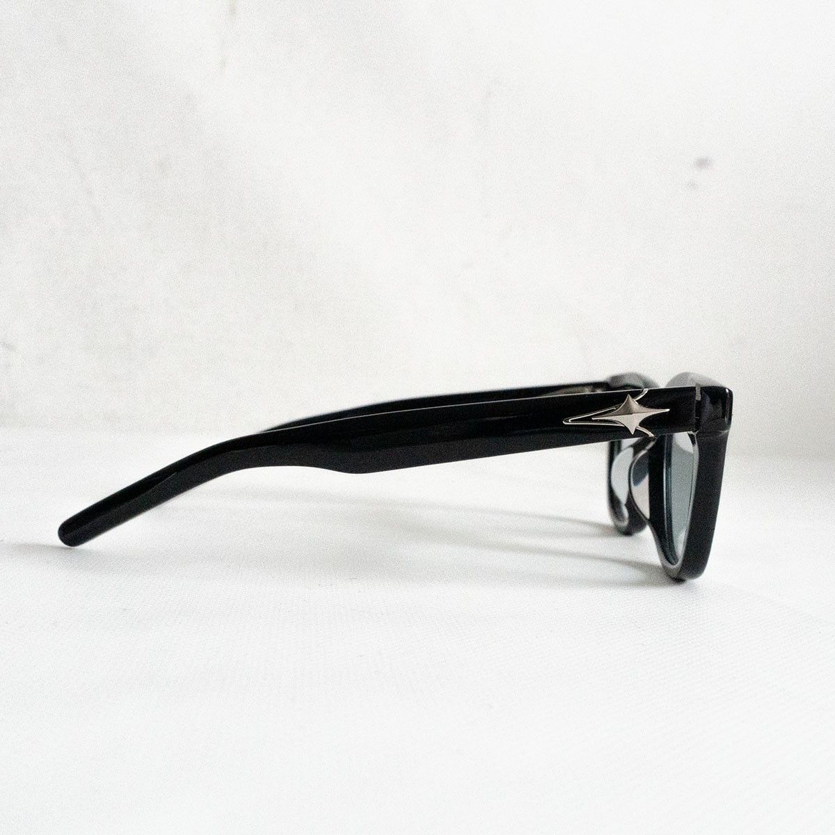 神崎 gentlemonster GAUSS サングラス 神崎様専用 gentlemonster GAUSS サングラス - メルカリ