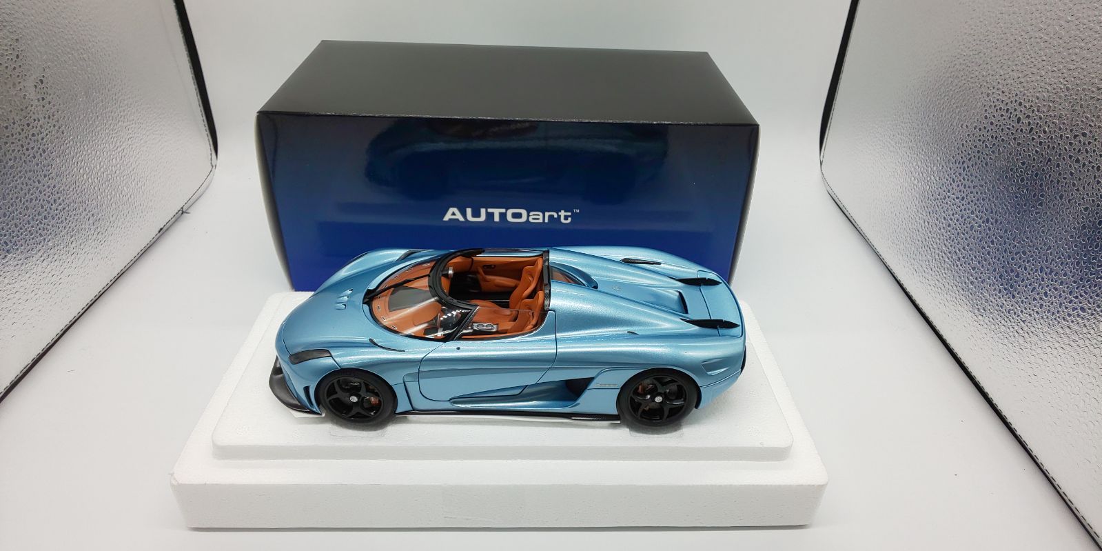 AUTOart 1/18 ケーニグセグ レゲーラ メタリック ライトブルー AUTOart 1/18 ケーニグセグ レゲーラ メタリック ライトブルー