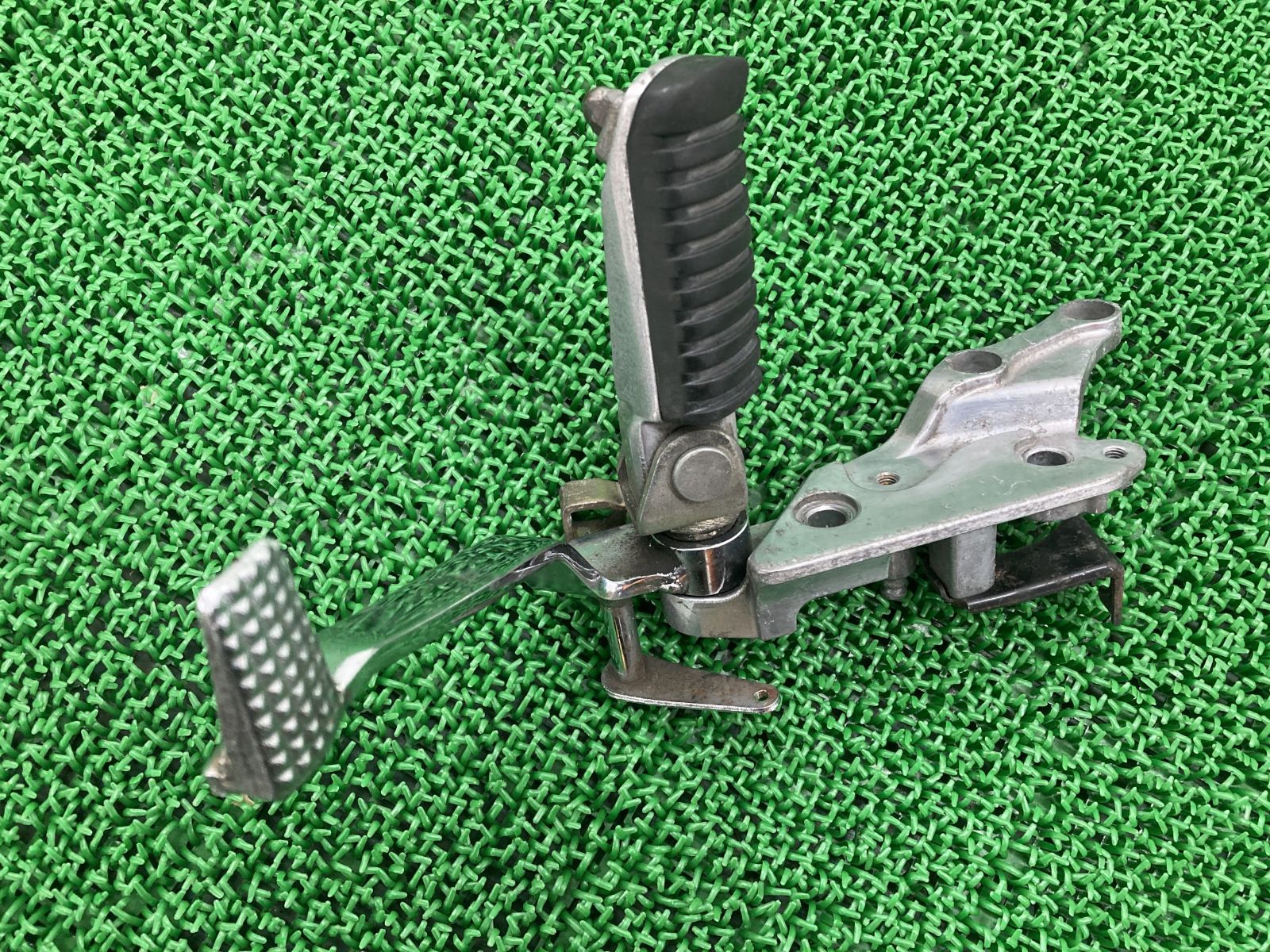 ZRX1200R タンデムステップ 左 1822 カワサキ 中古 カワサキ 純正