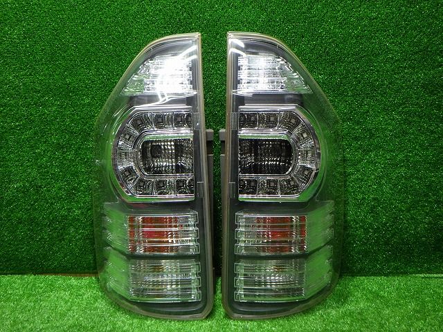 70ヴォクシー テール左右 ZRR70 75 後期 28-220 トヨタ LED玉切れなし 250929001