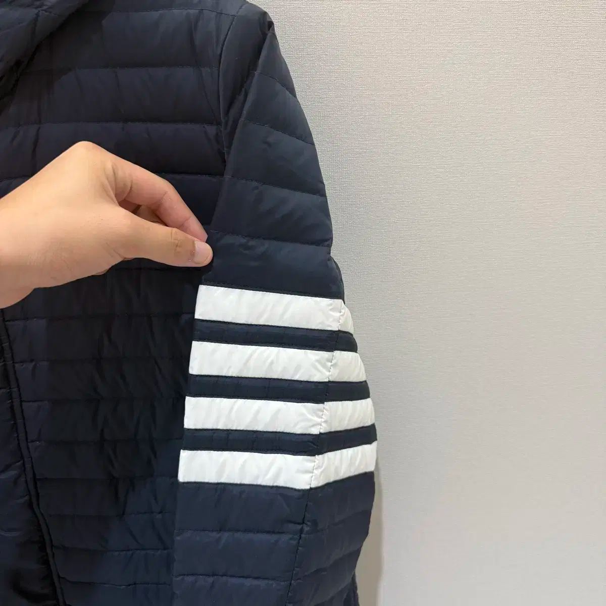 百貨店販売モデル Thom Browne(トム・ブラウン) 4bar フード ロング丈 
