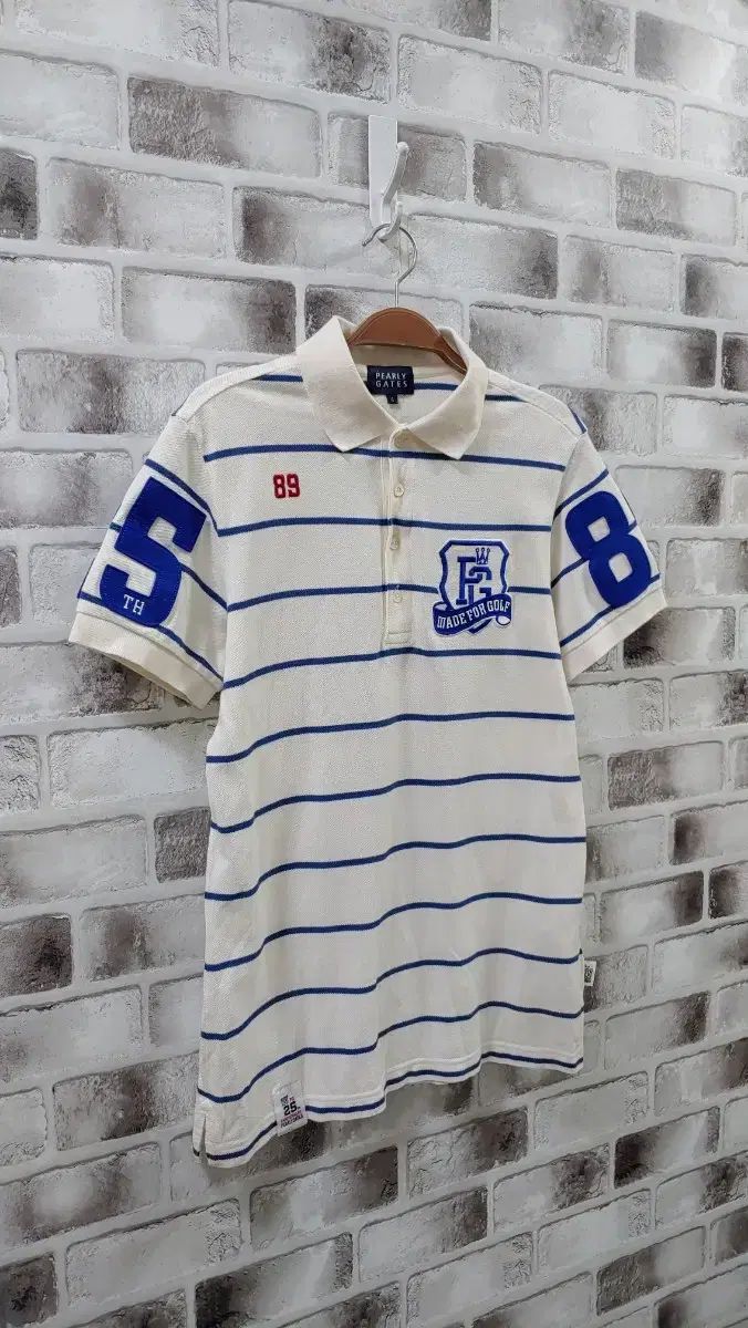 襟付きTシャツ