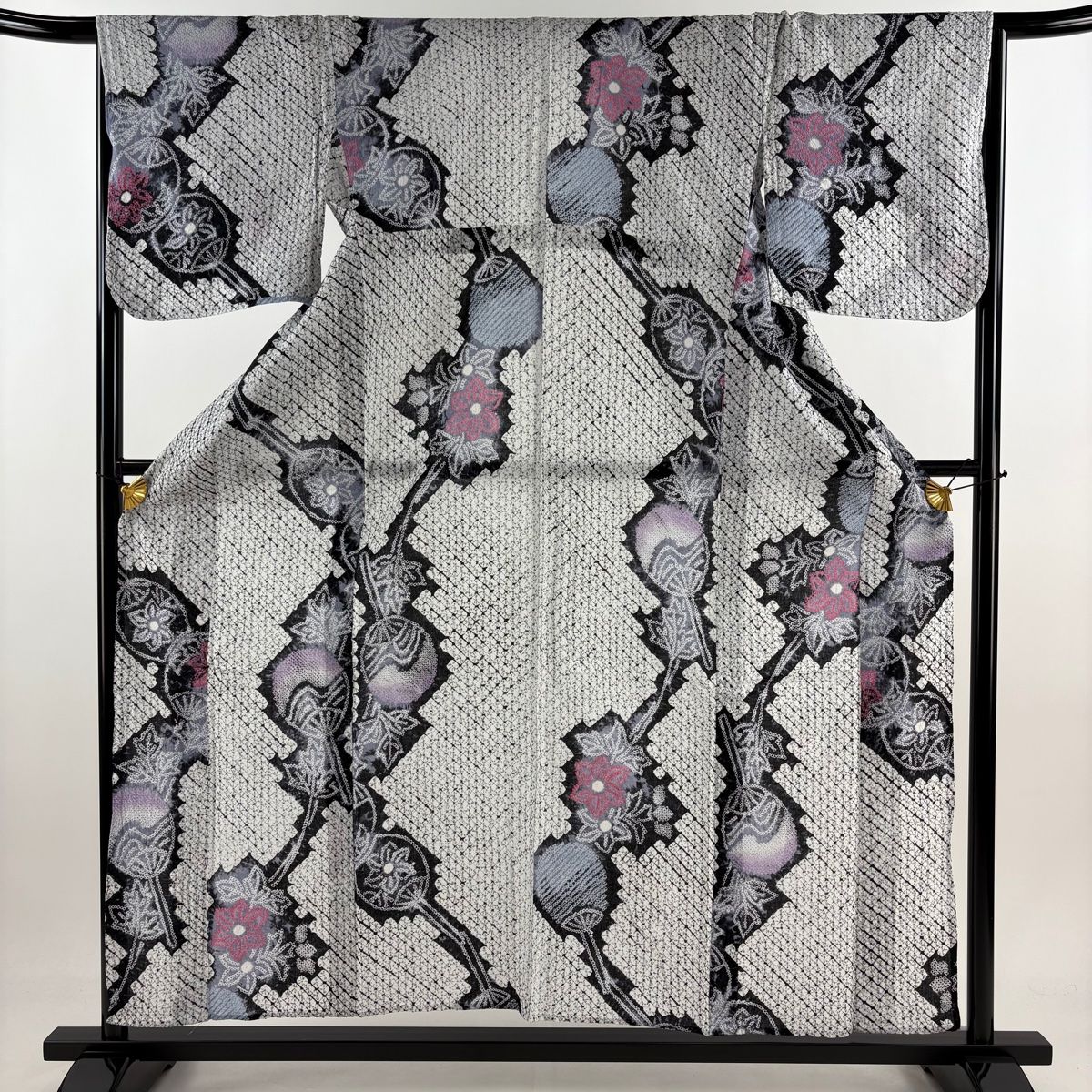 浴衣 身丈155cm 裄丈65cm M 絞り浴衣 団扇 草花 灰白 綿 名品