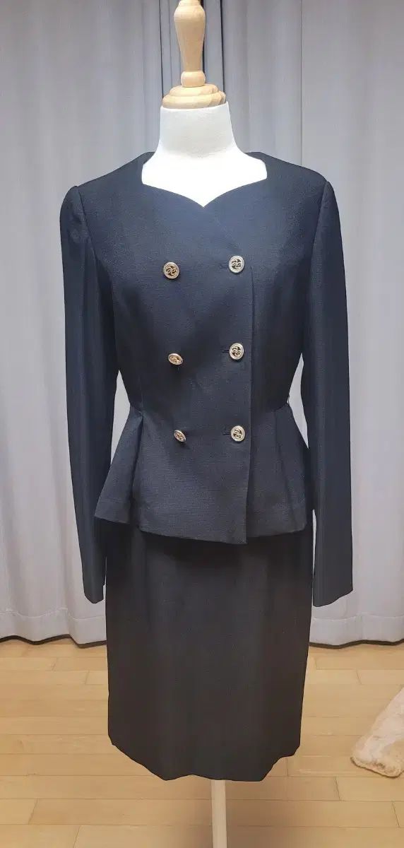 LINE ジャケット スカート スーツ セットアップ