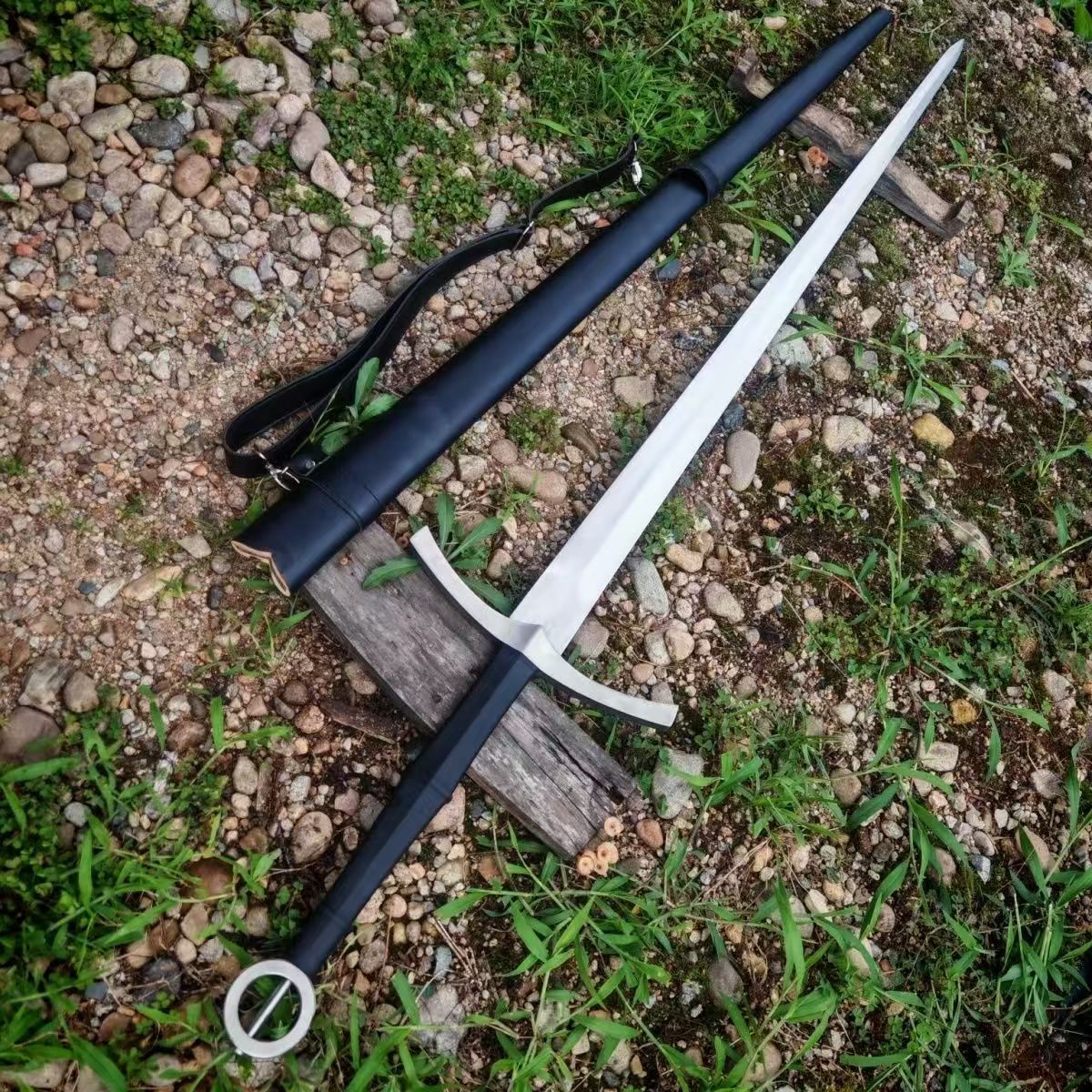 戦術1 剣 古兵器 武具 護身工具 装飾用 手鍛造打 冷兵器 鋼剣 武蔵 武装剣】西洋剣 片手剣 古兵器 武具 手鍛造打 冷兵器 護身工具