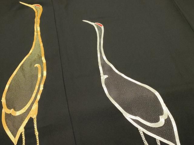 AK-2032 黒留袖 五ツ紋 豪華刺繍 金糸 銀糸 鳥 正絹 広衿 袷 着物 楽天市場】刺繍柄の正絹江戸妻 未仕立 江戸褄 正絹黒留袖 豪華な