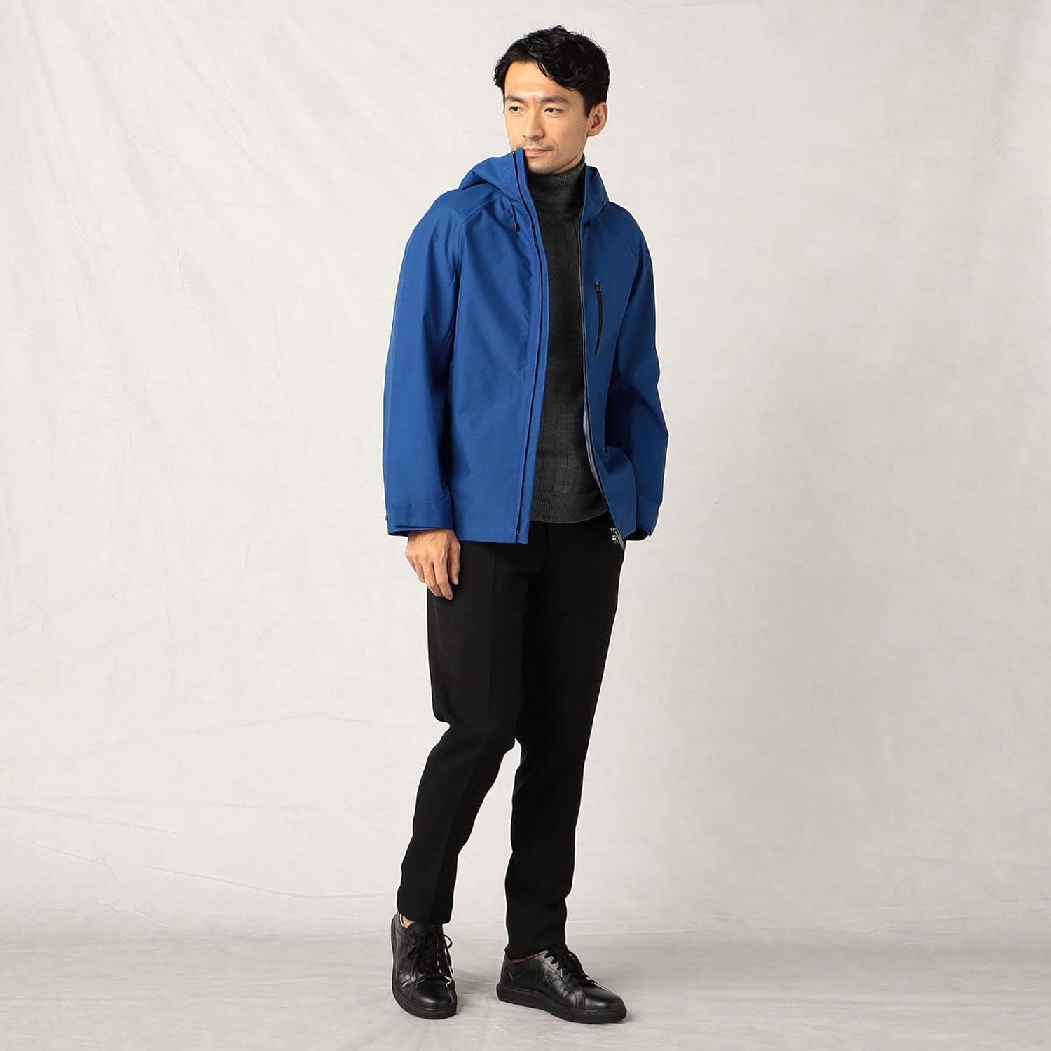 COMME CA MEN (コムサメン) 【Breathatec/ブリザテック】ジップアップナイロンパーカー 22ブルー M/Lサイズ 23BA04  定価54,900円