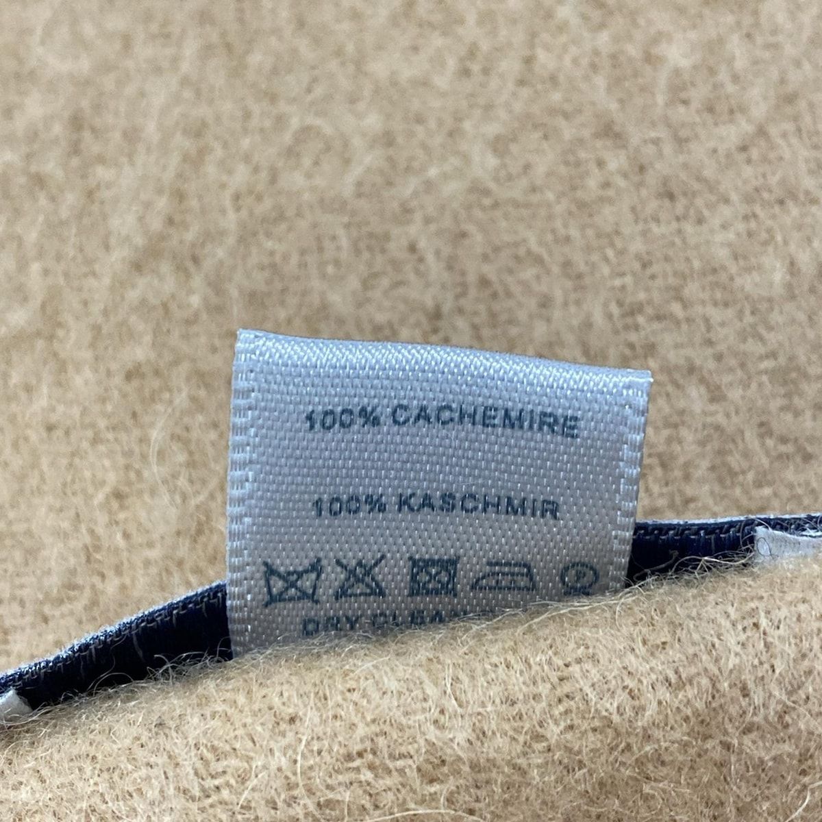 - ライトブラウン