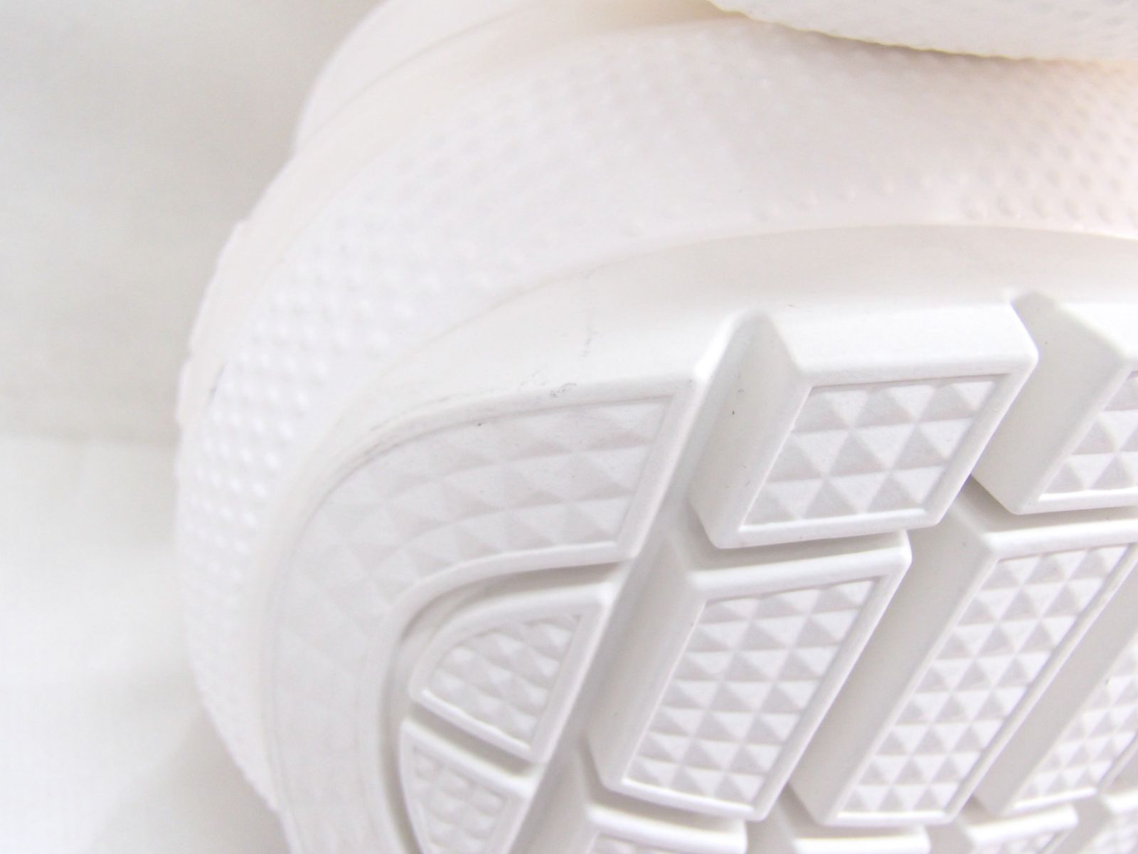 展示品【クロックス】207989-100 クラシック メガクラッシュ サンダル