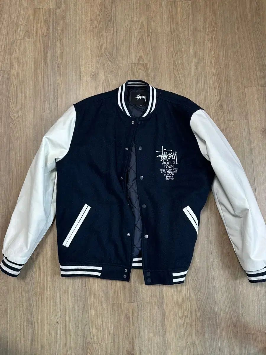 【雷市場（ポンジャン）商品韓国直送】STUSSY(ステューシー) バーシティ ジャケット