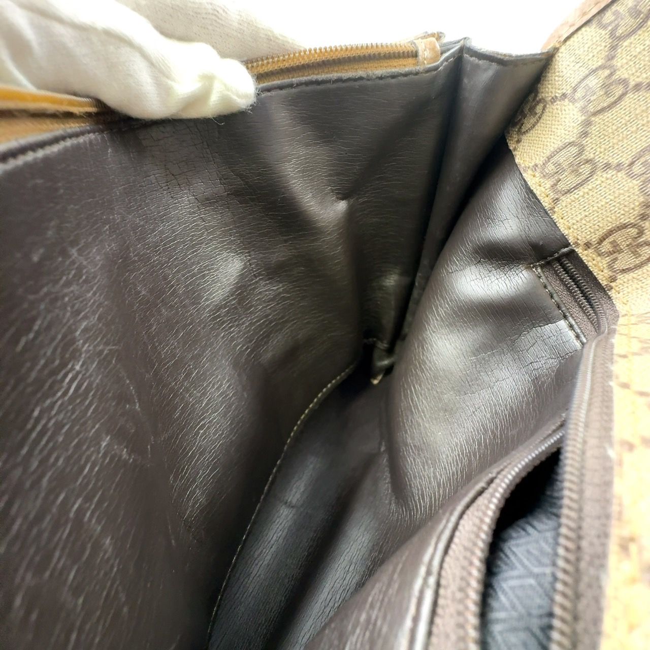 ベージュ×ライトブラウン