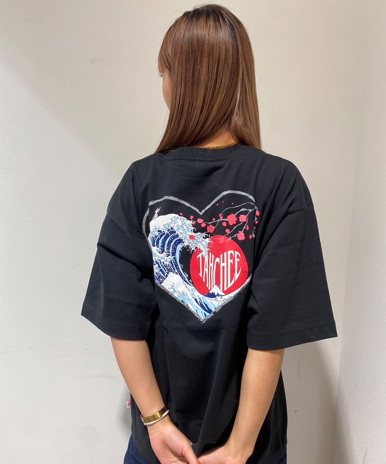 TAHCHEE ターチー 半袖 Tシャツ レディース バックプリント オーバーサイズ 和モチーフ TC240700-02 ムラサキスポーツ限定 楽天市場】TAHCHEE ターチー 半袖 Tシャツ レディース バック