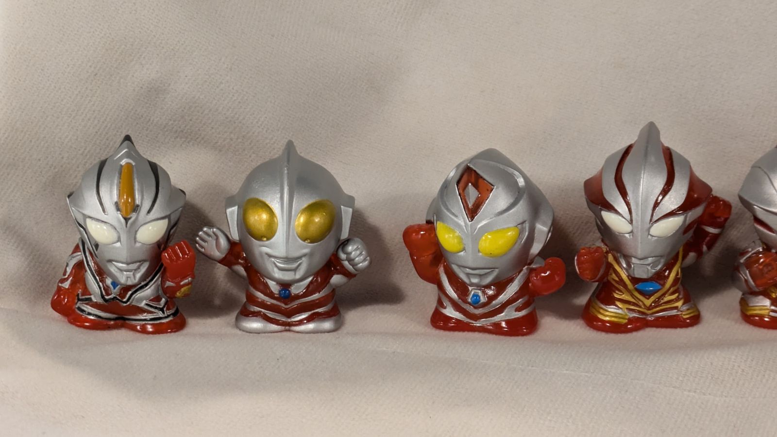 ウルトラマン 指人形 新作 ウルトラマン 指人形 ソフビの通販 by 