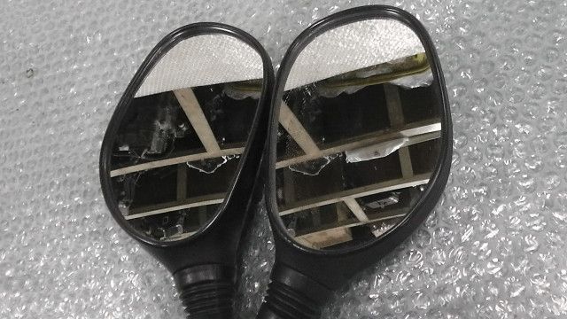 アクシスZ SED7J-006xxx の ミラー 左右 M8 傷:#1679632702