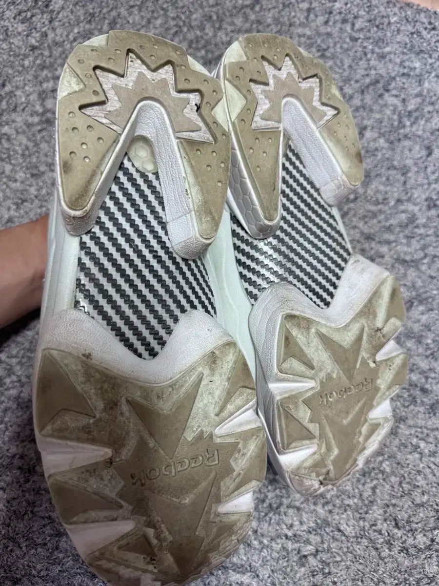 ポンプフューリー インスタ 0 INSTAPUMP &frasl; FURY リーボック 1 Reebok （コアブラック OG Nylon REEBOK Shoes ナイロン 男女166名に聞いた！ポンプフューリーはダサいかオシャレか│コーデと