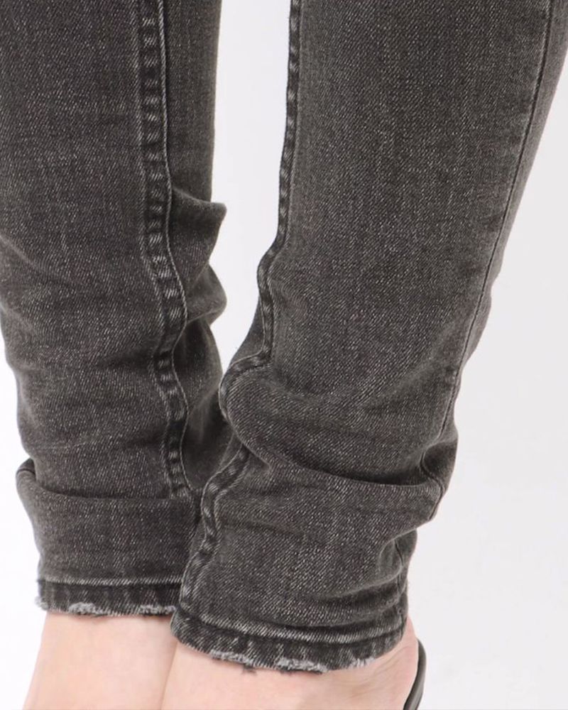 RIPPEDスキニーデニムパンツ