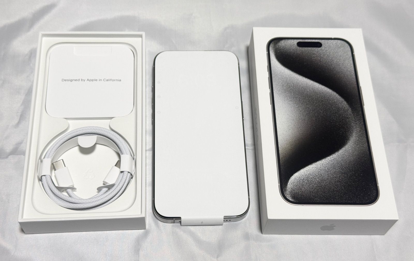 【極美品】iPhone15Pro 256GB ホワイトチタニウム SIMフリー