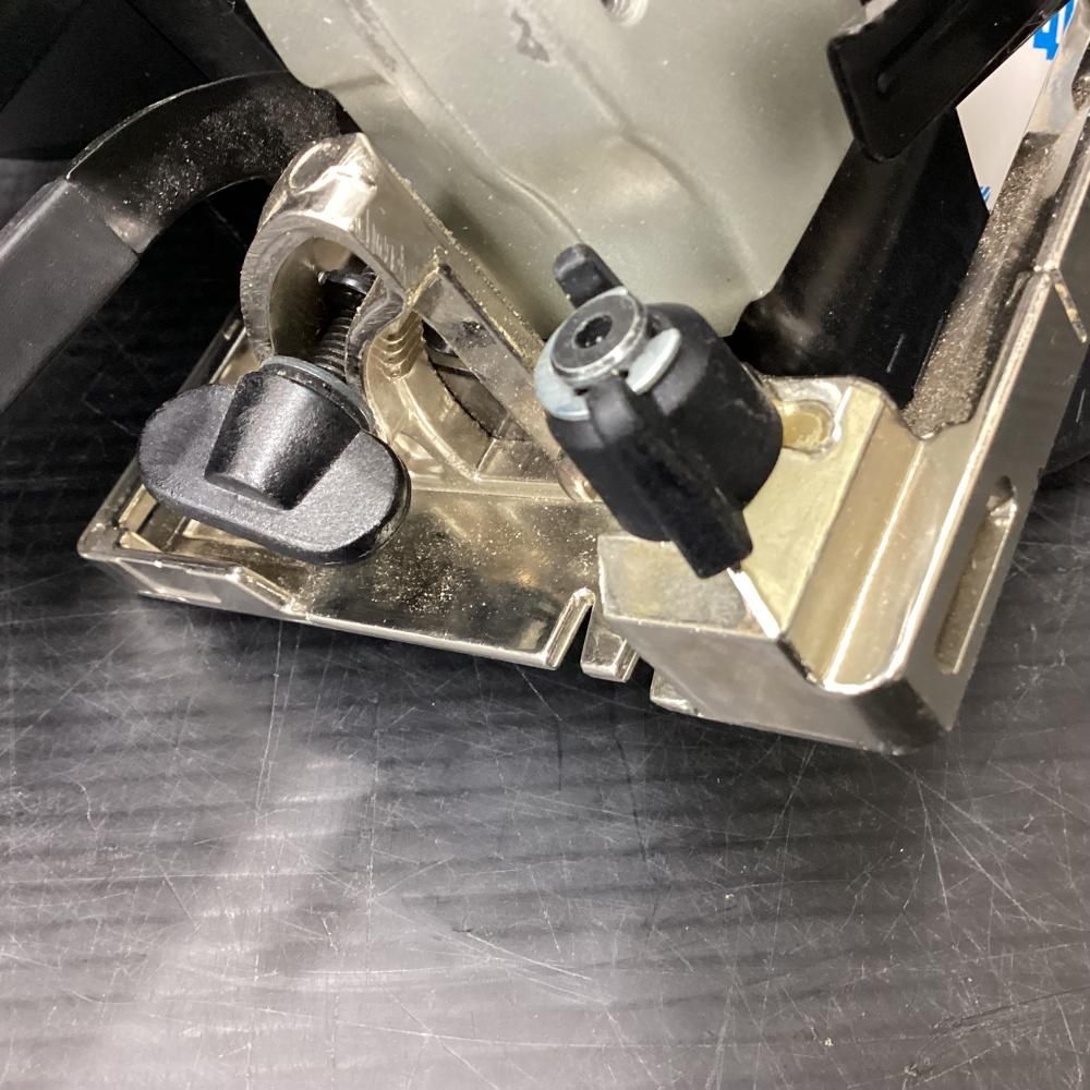 165mm充電式丸ノコ