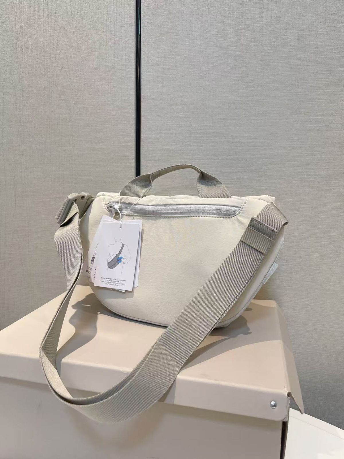 全新品】lululemon 2024 ルルレモン Curved Crossbody ボディ