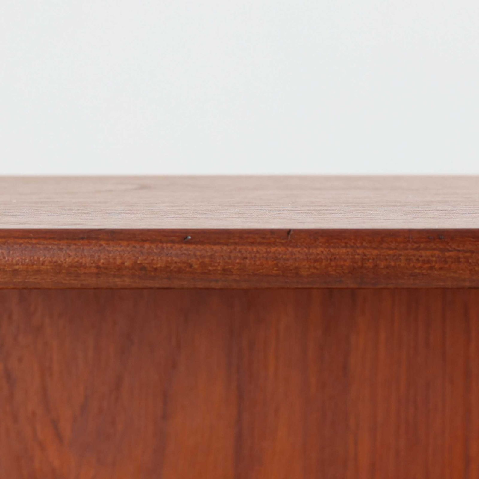 ディスプレイシェルフ