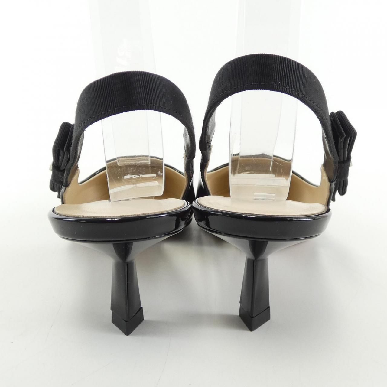 PRADA パンプス 黒 PRADA 黒 ポインテッドトゥパンプス