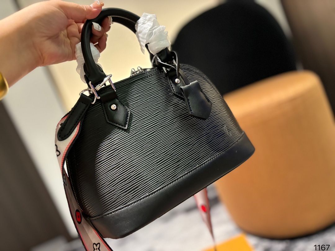 ショルダーバッグ