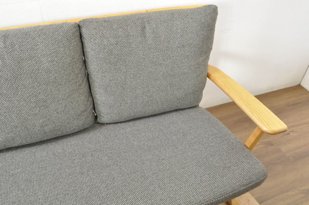 IDC大塚家具/総革張りヨーロッパの牛革/ソファ3人掛けホワイト/イタリア/美品 IDC大塚家具/総革張りヨーロッパの牛革/ソファ3人掛けホワイト