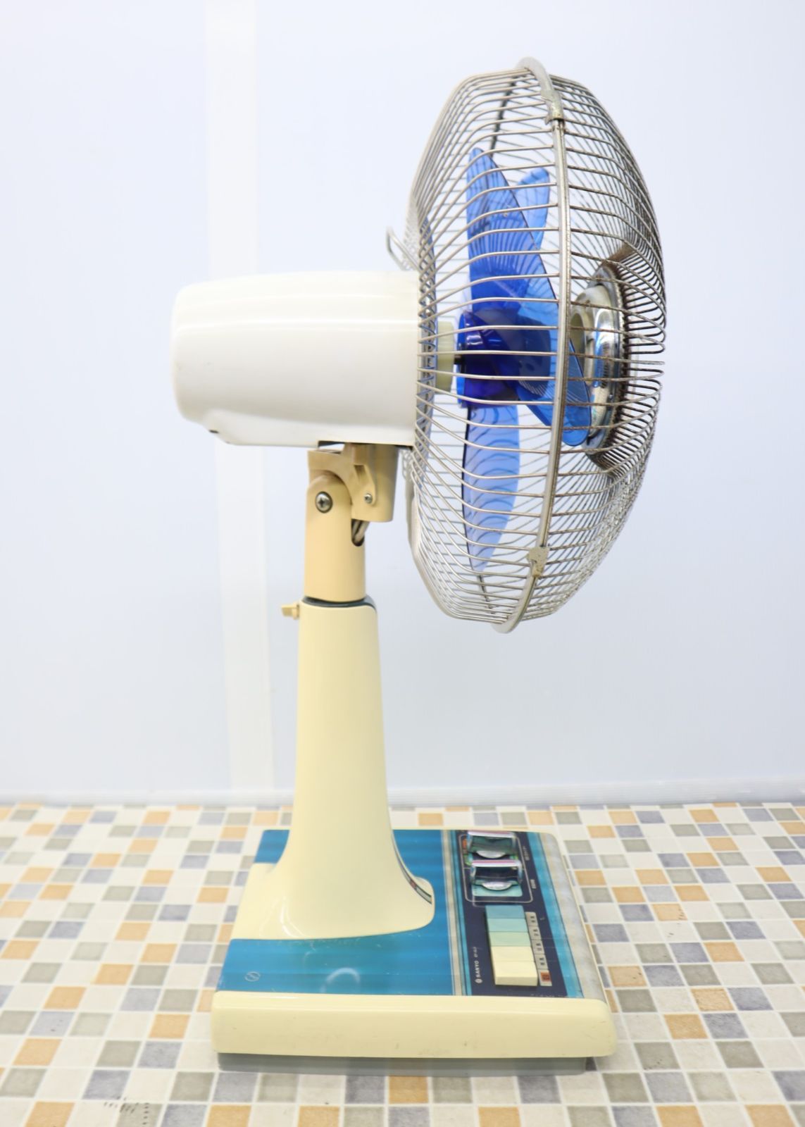 ▽昭和レトロ 当時物｜3枚羽 扇風機 お座敷扇 レトロ扇｜SANYO EF-6LV