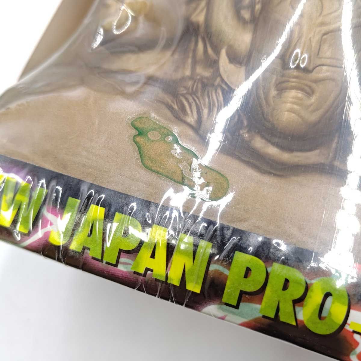新日本プロレスリング 貯金箱　中古 2点セット] 新日本プロレス 貯金箱 ヘビー級 ジュニアヘビー級