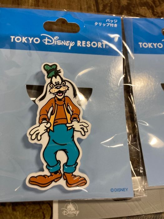 B2r 東京ディズニーリゾート クリップ付きバッジ ワッペン 未開封 ミッキー ミニー チップとデール他