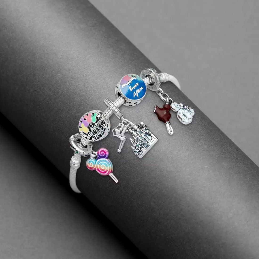 Pandora ディズニーパークキャッスルシルバー チャーム 日本未発売】パンドラ ディズニーパークス限定 ファンタジー