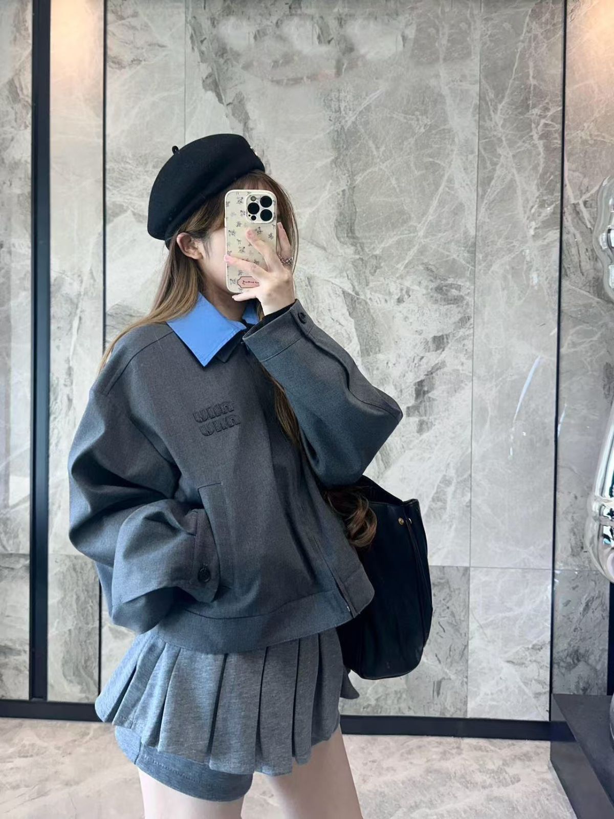 miumiuグレー ショート丈ジャケット