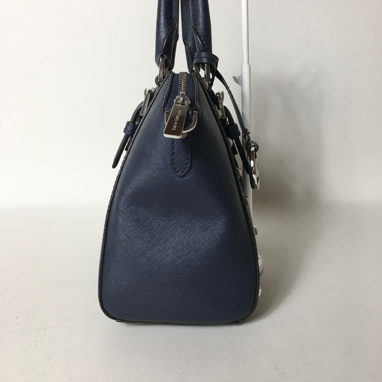 【極美品】マイケルコース 2WAYバッグ ネイビー フラワースタッズ レザー Michael Kors マイケルコース スタッズ ショルダーバッグ レザー