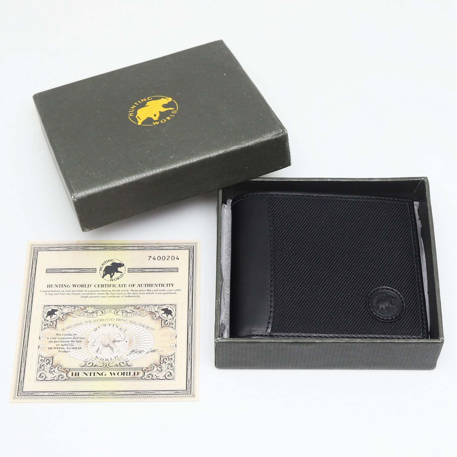 Hunting World ブラック 二つ折り財布　未使用　保証書あり 未使用品】ハンティングワールド 二つ折り財布 ブラック