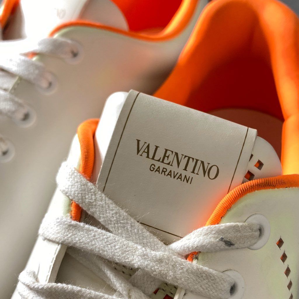 9h4 VALENTINO GARAVANI ヴァレンティノ ガラヴァーニ V Logo Sneakers 