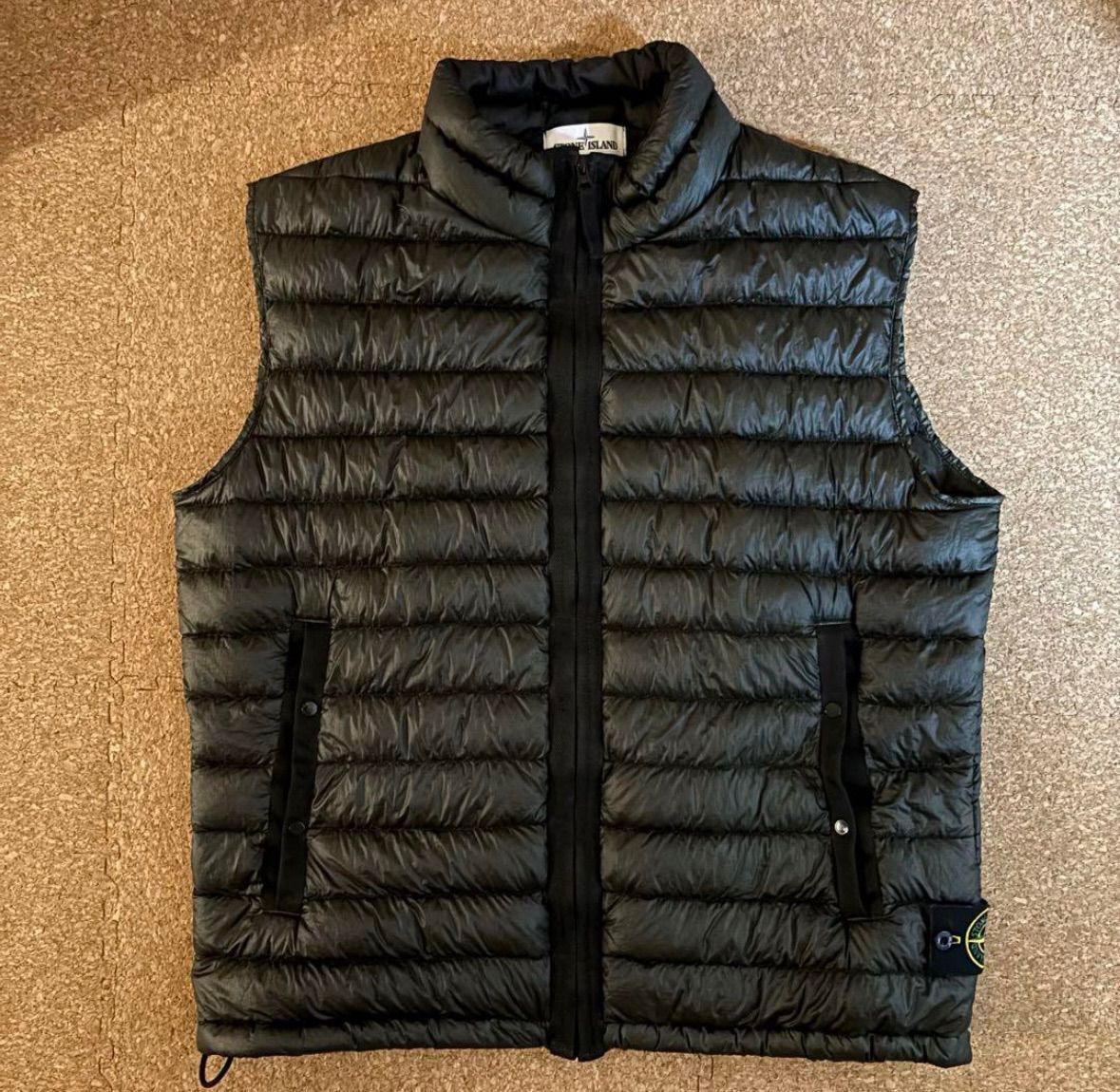 ストーンアイランド ダウンベスト カーキ XXL ナイロン メタル - メルカリ