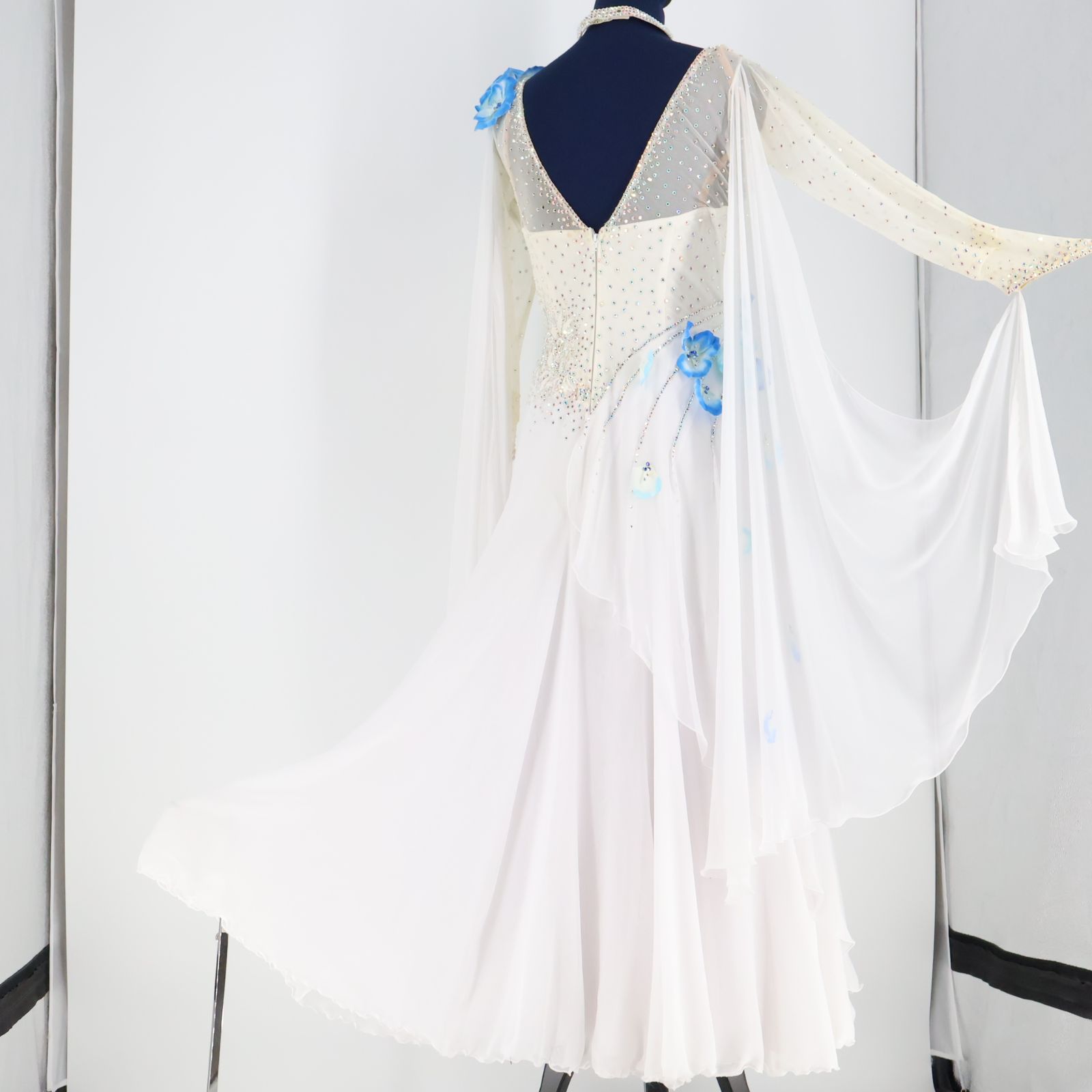 社交ダンスドレス 白と青のフリル SoldOut☆社交ダンス・英国製ドレス【白×スカイブルー
