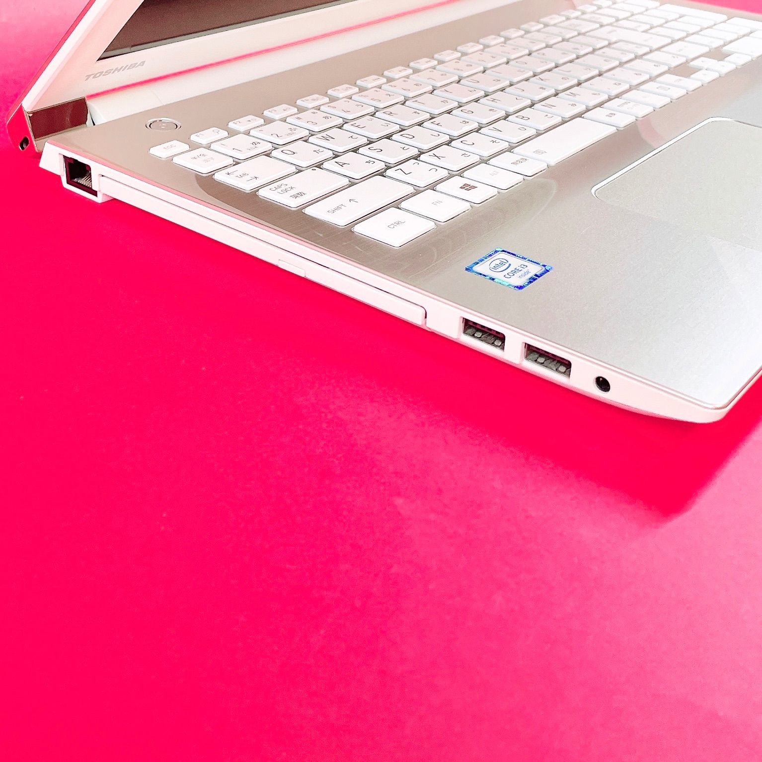 サクサク動く高性能Corei7✨️おしゃれ赤❣️薄型ノートパソコンSSDカメラ付き 高性能Corei7✨️おしゃれ赤❣️薄型ノートパソコンWin11快適SSDカメラ