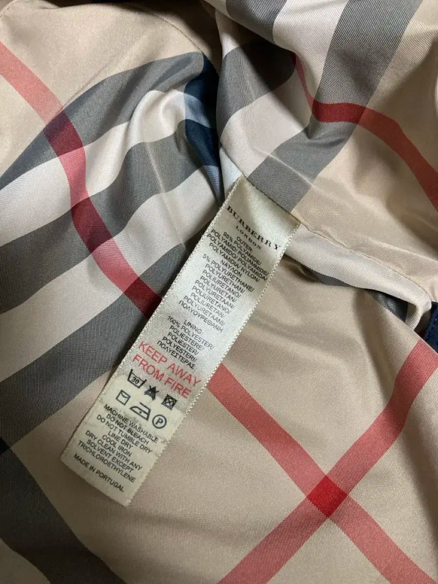  バーバリー ネイビー ウィンドブレーカー アウター 2 y その他 ジャケット ブルゾン