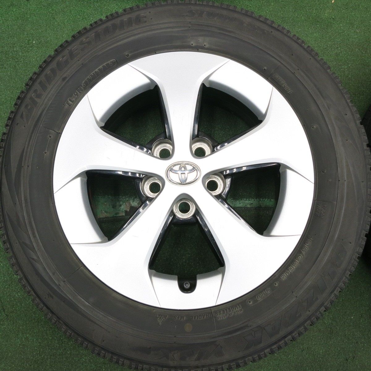 送料無料* 4本価格☆トヨタ 30系 プリウス 純正 195/65R15 