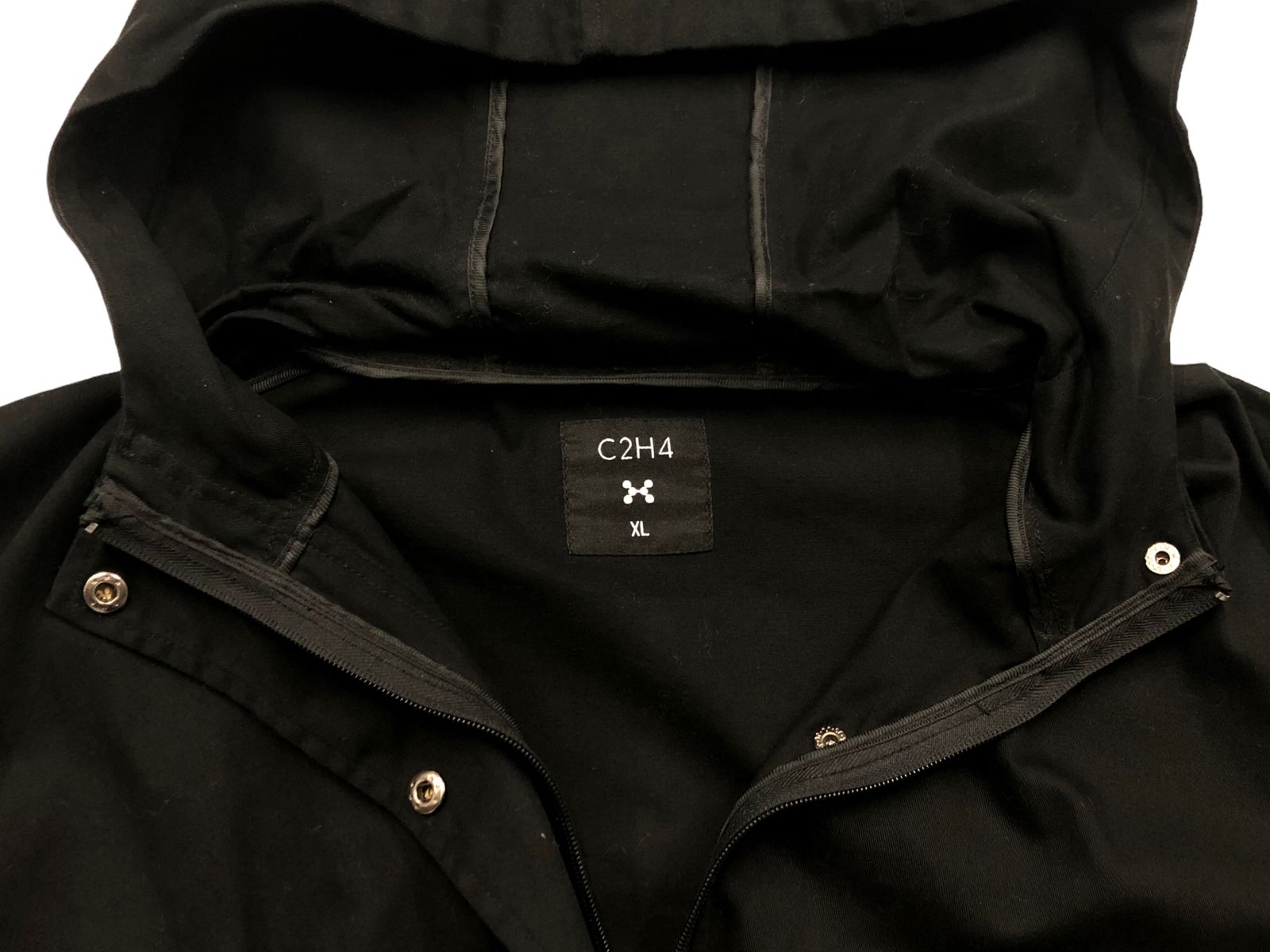 C2H4 LA (シーツーエイチフォーエルエー) フードジャケット 袖プリント 