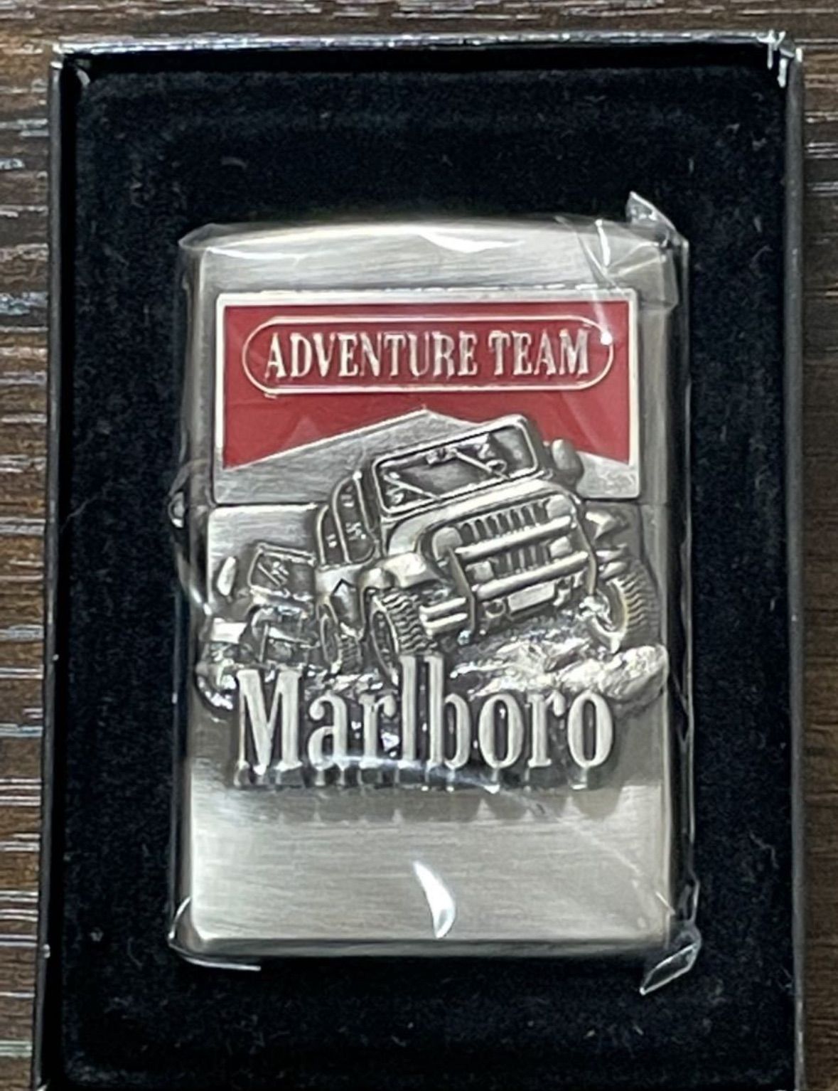zippo Marlboro ADVENTURE TEAM マルボロ アドベンチャーチーム 1997年製 品 ジープ 立体メタル シルバーインナー 1998年製 ケース 保証書