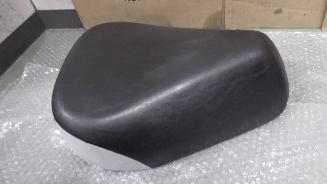 FXDB1580 シート 51475-09A ハーレー 純正 中古 バイク 部品 09-17