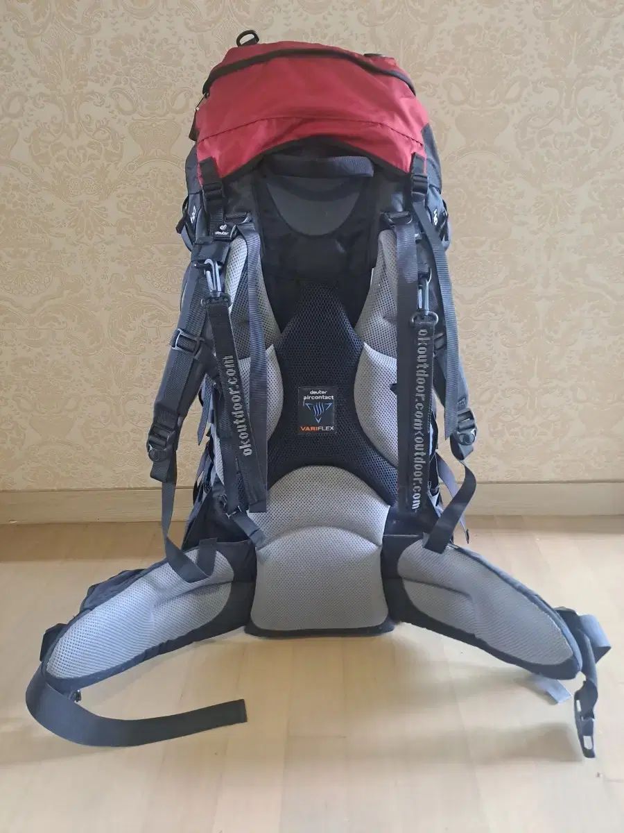 deuter₍ドイター エアコントクトプロ 登山 バッグ 70 リットル ＋ 15