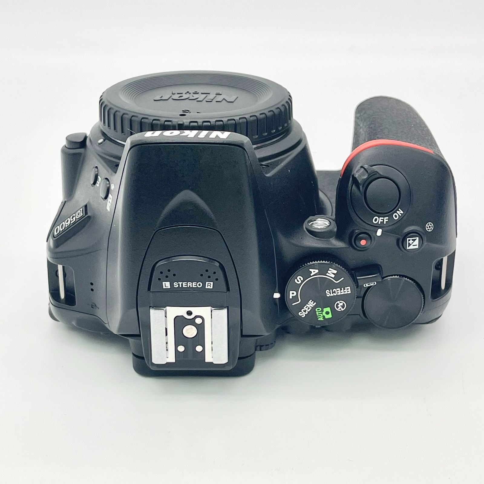 まき様専用】美品 Nikon D5600 ダブルズームキット デジタル一眼レフ