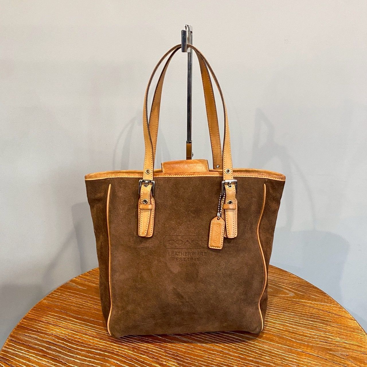 コーチ　トートバッグ　スエード素材 COACH』コーチ スエードトートバッグ - メルカリ