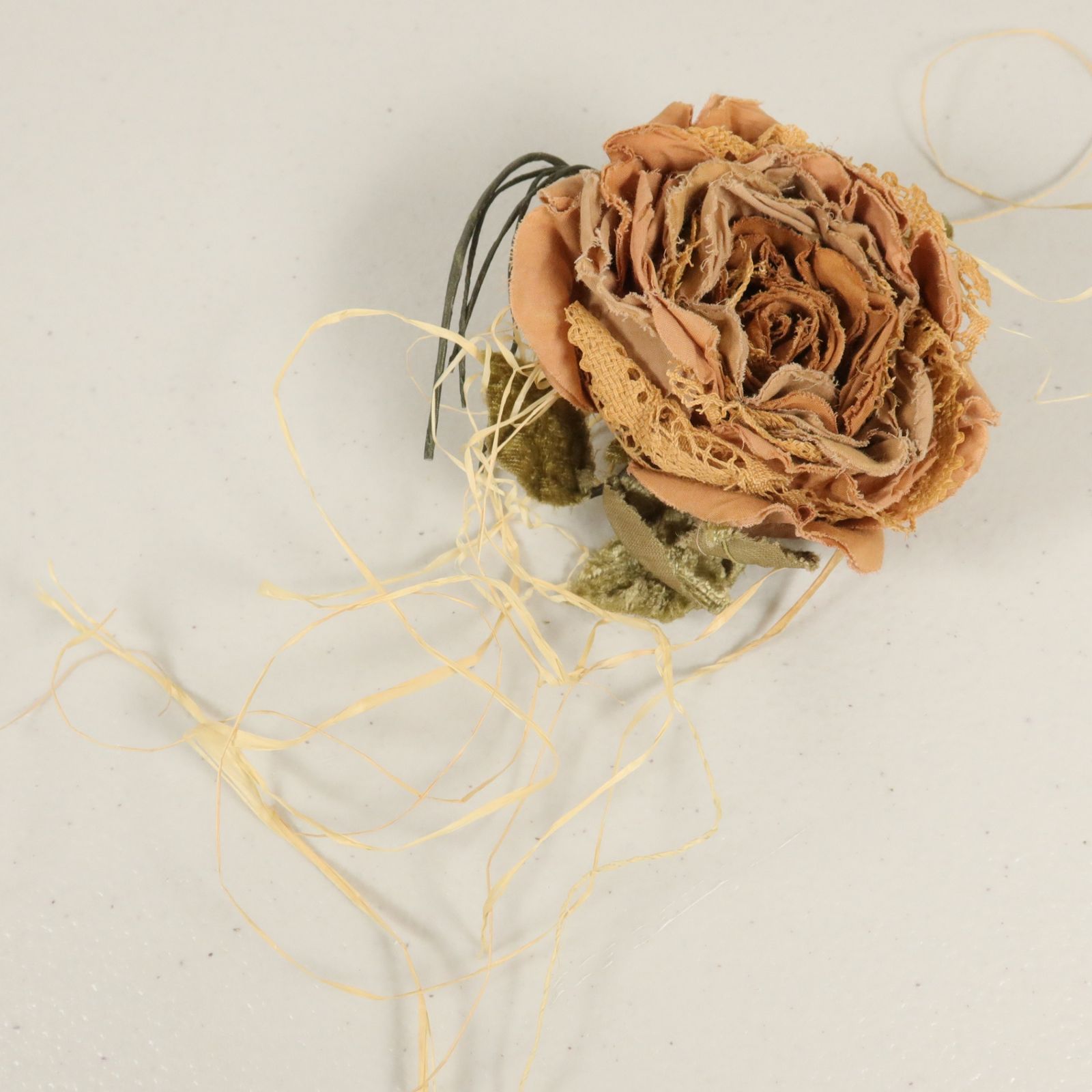 ピンクハウス系？☆コサージュ バラモチーフ レース 藁付き 茎付き