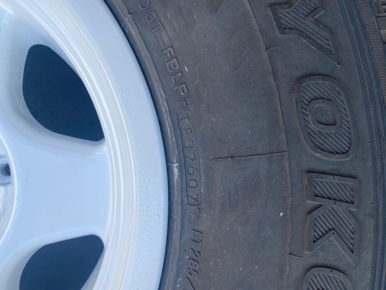 シロ １６インチ