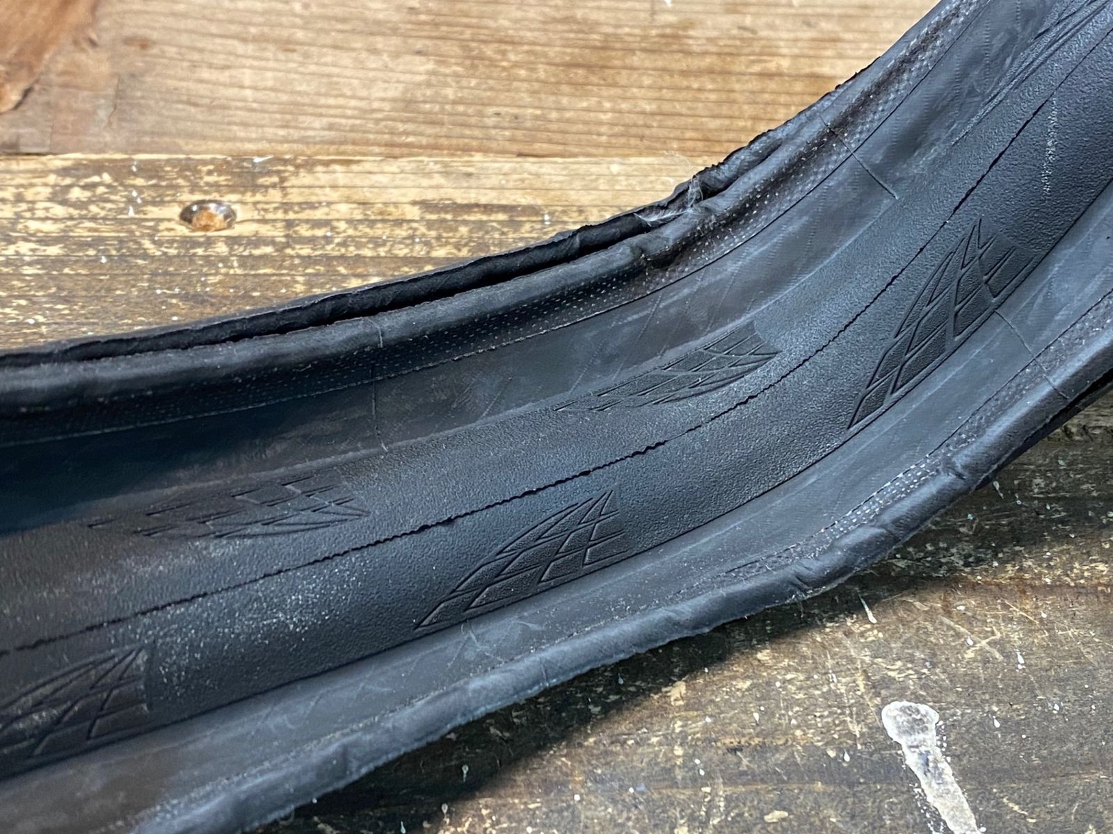 新品未使用700x28C クリンチャータイヤ×2コンチネンタルチューブ×1他あり IU652 コンチネンタル CONTINENTAL GP5000 700×23C クリンチャー 節約